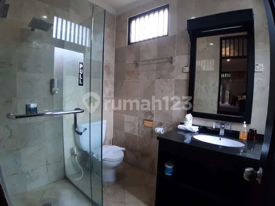 Langka! Villa SHM 4 Kamar Tidur Kubu Anyar Dekat Pantai Kuta - Image 4 of 4