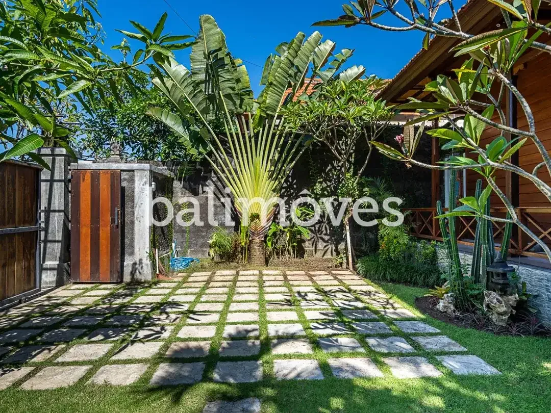 Dijual Rumah Dua Kamar Tidur yang Indah dan Nyaman  di Sanur - Image 5 of 10