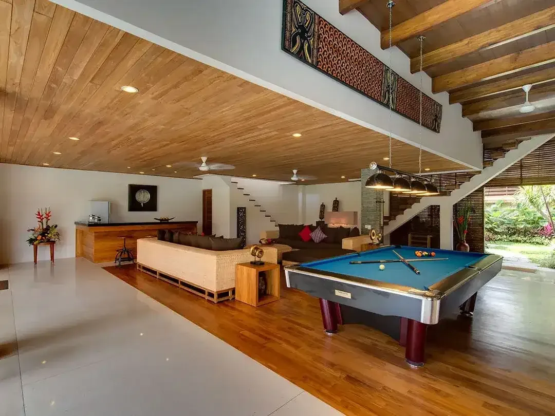 Freehold - Sprawling Luxury Estate with Tropical Gardens and Seminyak - Image 7 of 10