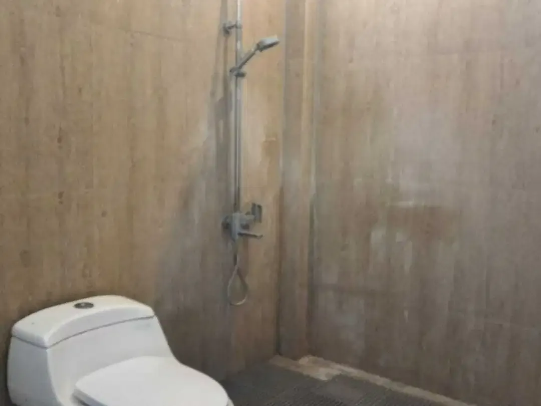Di jual rumah 5 Bedroom di area Cekomaria dekat living word, Denpasar - Image 8 of 10