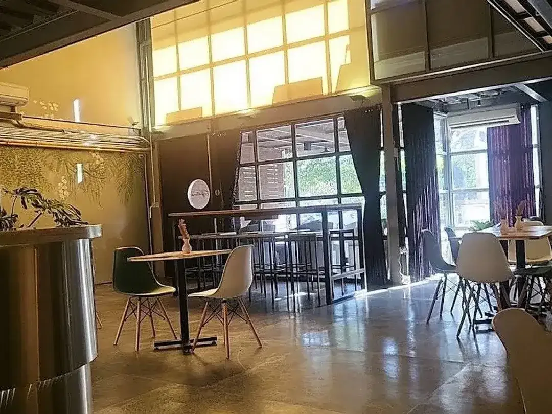 Ex-Café Space For Rent In Strategic Jimbaran Location Near Airport - Image 2 of 10