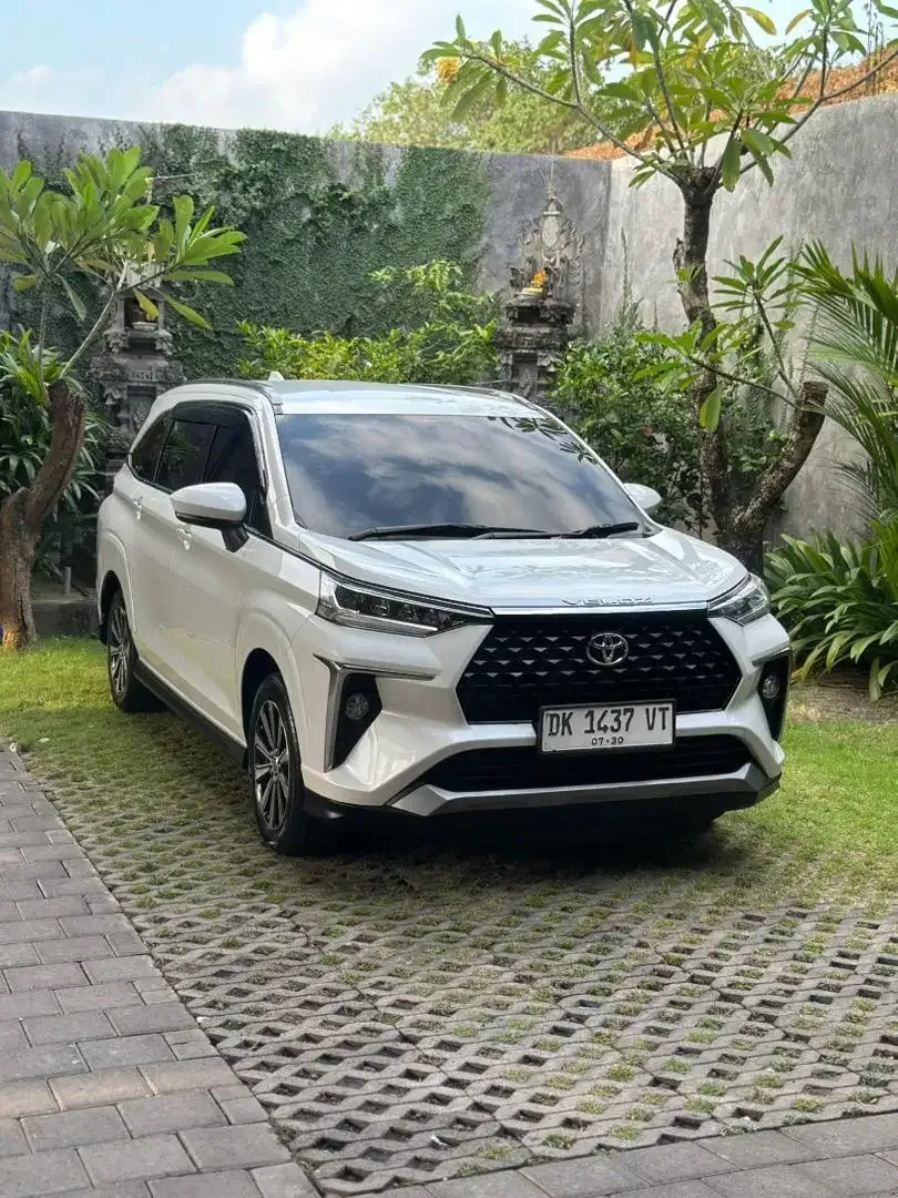 AVANZA VELOZ 2022 MANUAL LOW KM ISTIMEWA SIAP PAKAI - Image 1 of 10