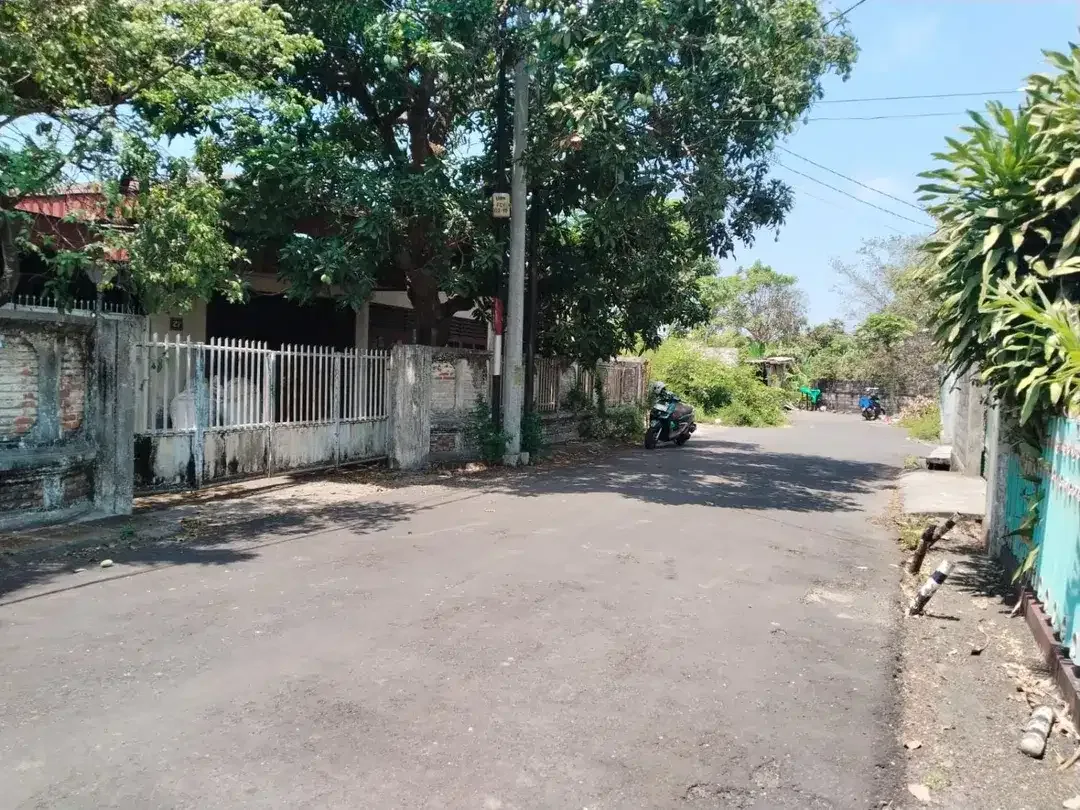 TANAH BERISI BANGUNAN 2 LANTAI DI JL GN AGUNG DENPASAR DEKAT HOTEL - Image 3 of 7
