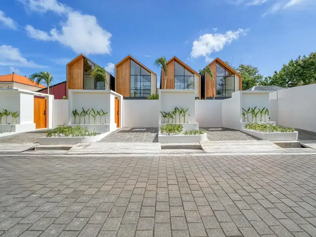 Brand New Villa di Jimbaran Bawah Dekat KFC dan MCD, Fully Furnished, Tinggal Angkat Koper! - Image 2 of 10