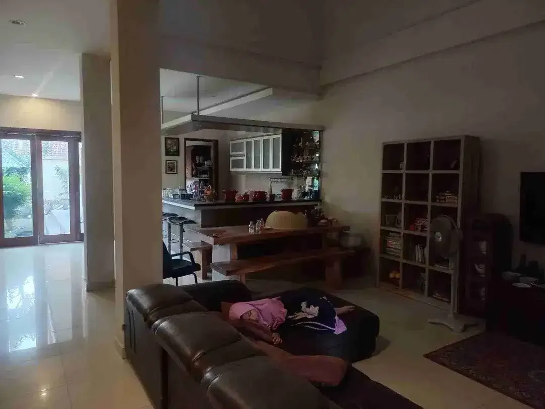 Rumah 2 Lantai Terletak di Jl. Tukad Pule, Sesetan - Denpasar Selatan, BALI


Spesifikasi :
LT 391m2dan LB 469m2
4 kamar Tidur
4 Kamar Mandi
Dapur Kotor
Dapur Bersih
Garase 
Halaman Depan dan Halaman - Image 4 of 10