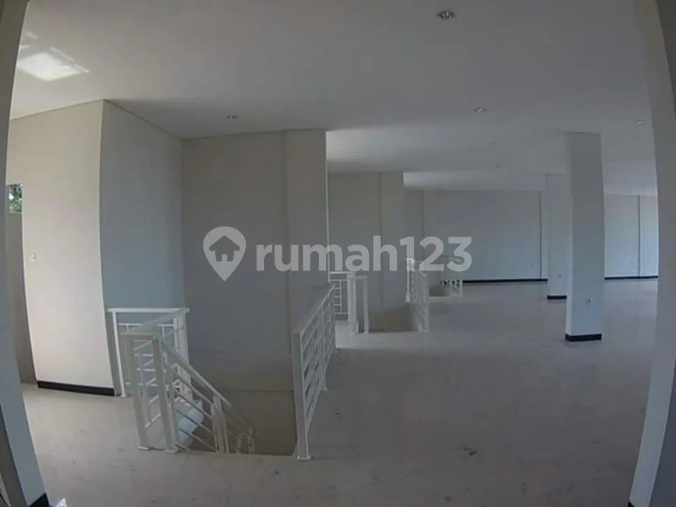 Ruko 3 Lantai Lokasi Strategis di Jl Uluwatu Ii, Jimbaran - Image 2 of 4