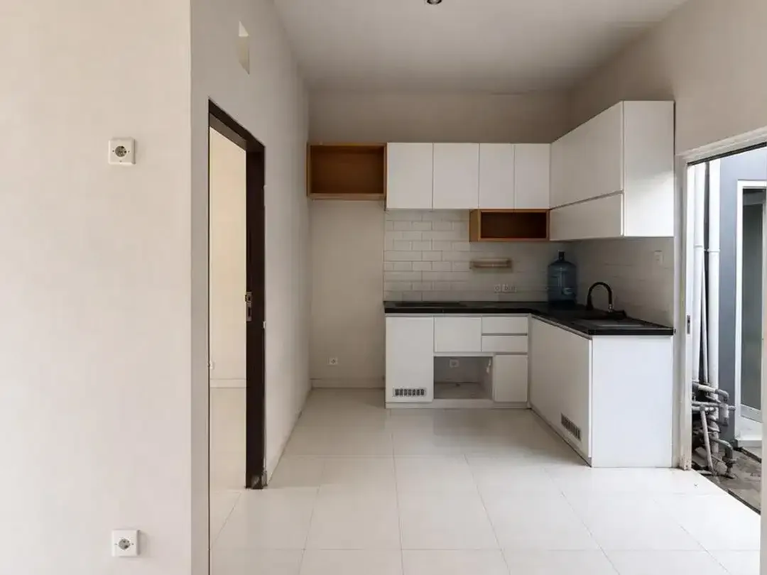 Rumah Cantik di Mekar Pemogan Siap Huni - Image 6 of 10