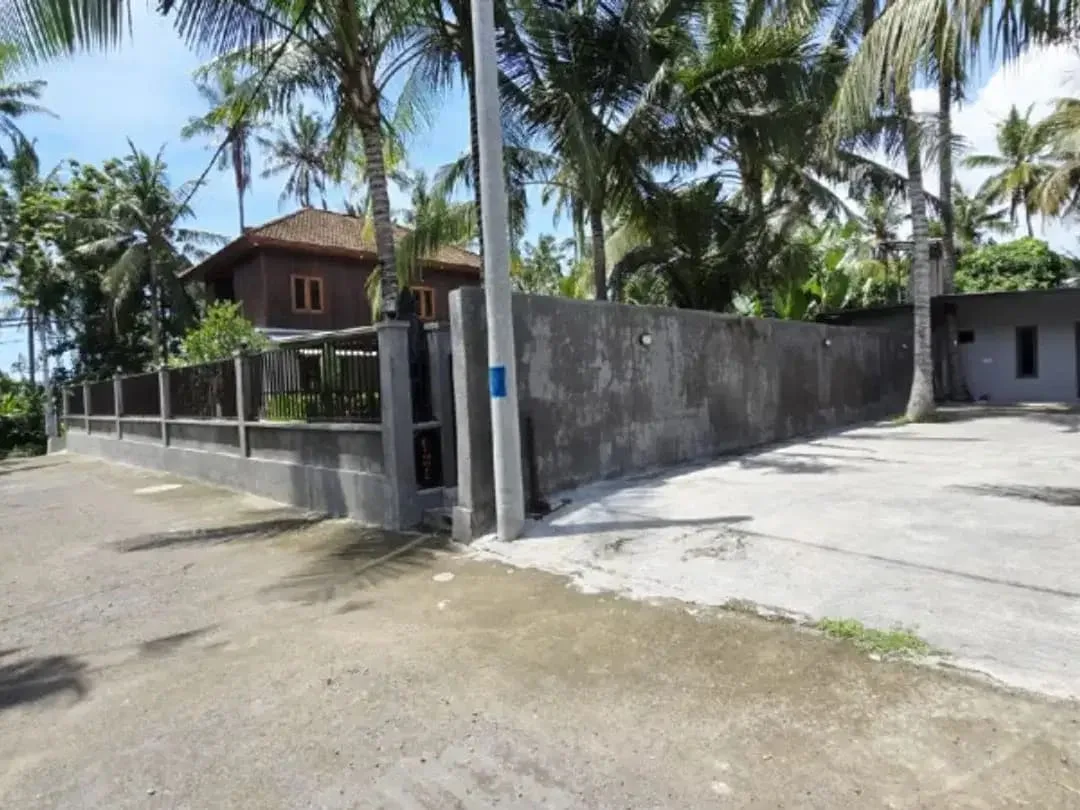 SUBLEASE BISTRO & A WOODEN HOUSE - PANTAI SABA GIANYAR - Image 5 of 10