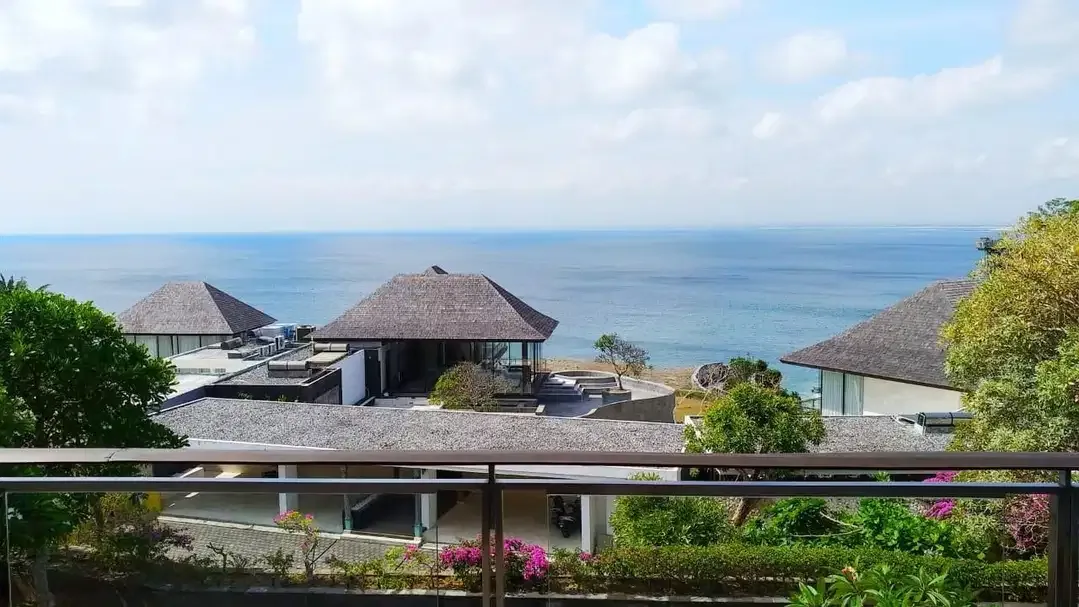 VILLA MEWAH TEPI TEBING PANTAI BALANGAN - Image 1 of 10