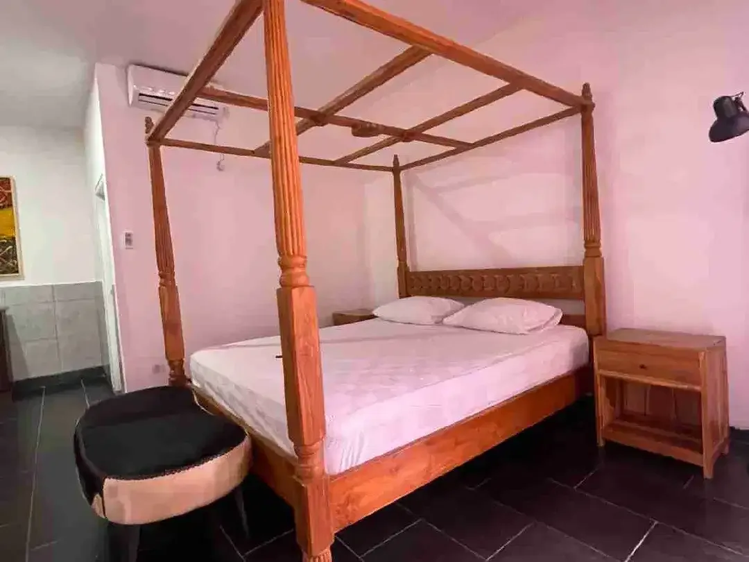 2 BEDROOMMS FULL FURNISHED VILLA DI JALAN GUNUNG SALAK KEROBOKAN - Image 7 of 10