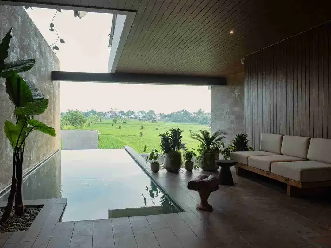Dijual Brand New Villa Bergaya Modern Kontemporer View hamparan Sawah Dalam Cluster di Canggu - Image 3 of 10