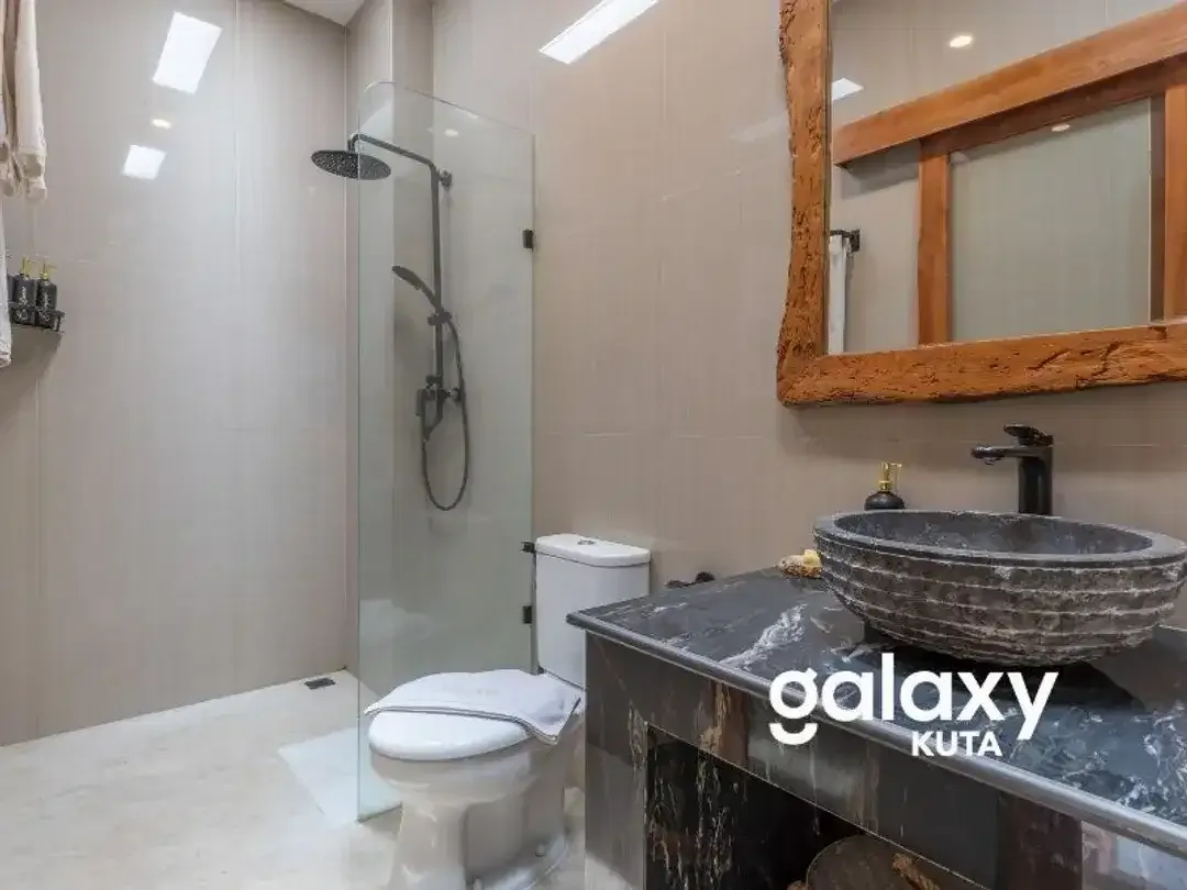VILLA FULLY FURNISHED FOR LEASEHOLD DI SEMINYAK BADUNG - Image 9 of 10