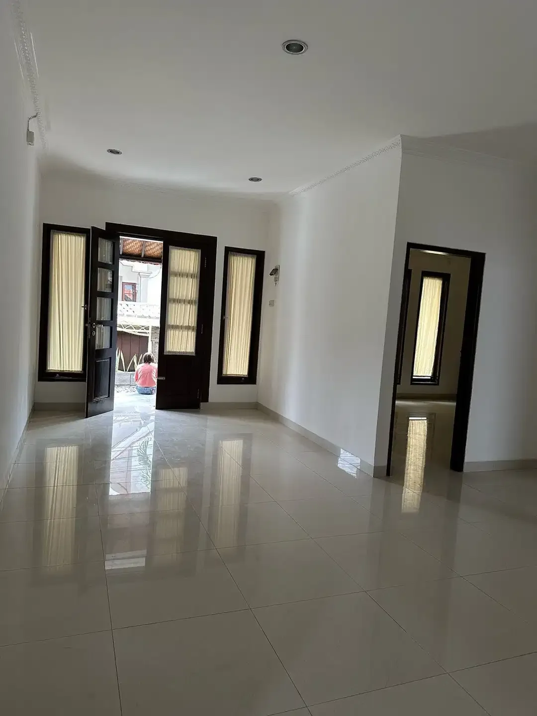 JUAL RUMAH SIAP HUNI DALAM KOMPLEKS DI JIMBARAN - Image 3 of 10