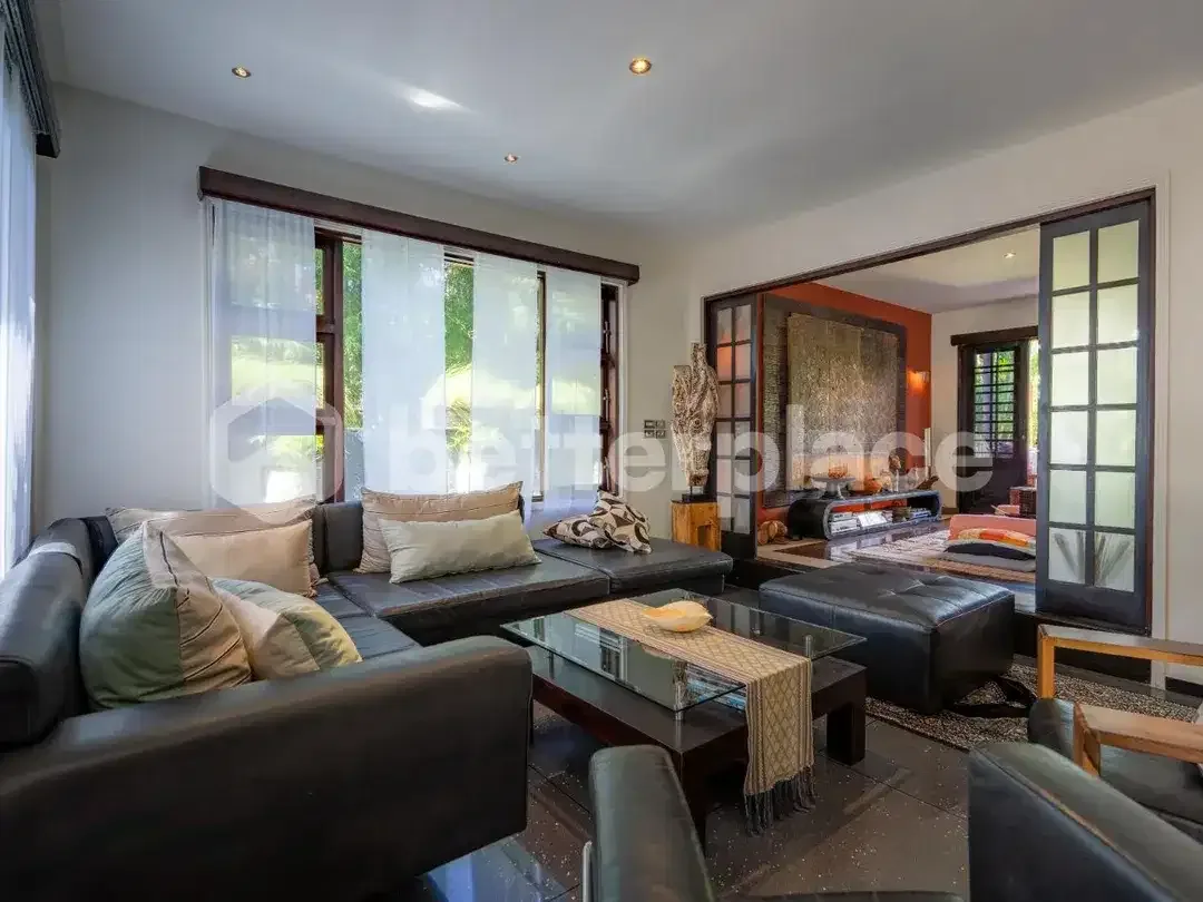 Spacious Freehold Family Villa in Jimbaran with Large Garden and Private Pool - Image 3 of 10