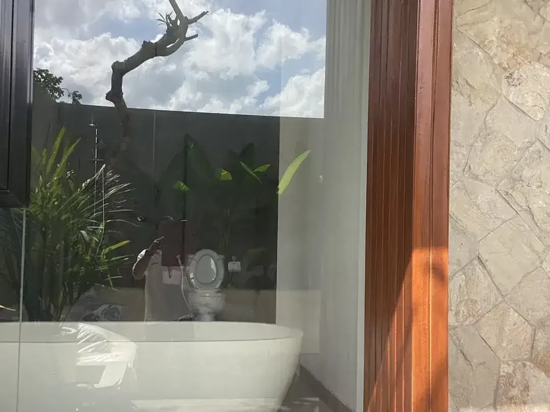 Villa 3 Bedrooms 200 sqm Freehold in Tumbak Bayuh Canggu - Image 5 of 10