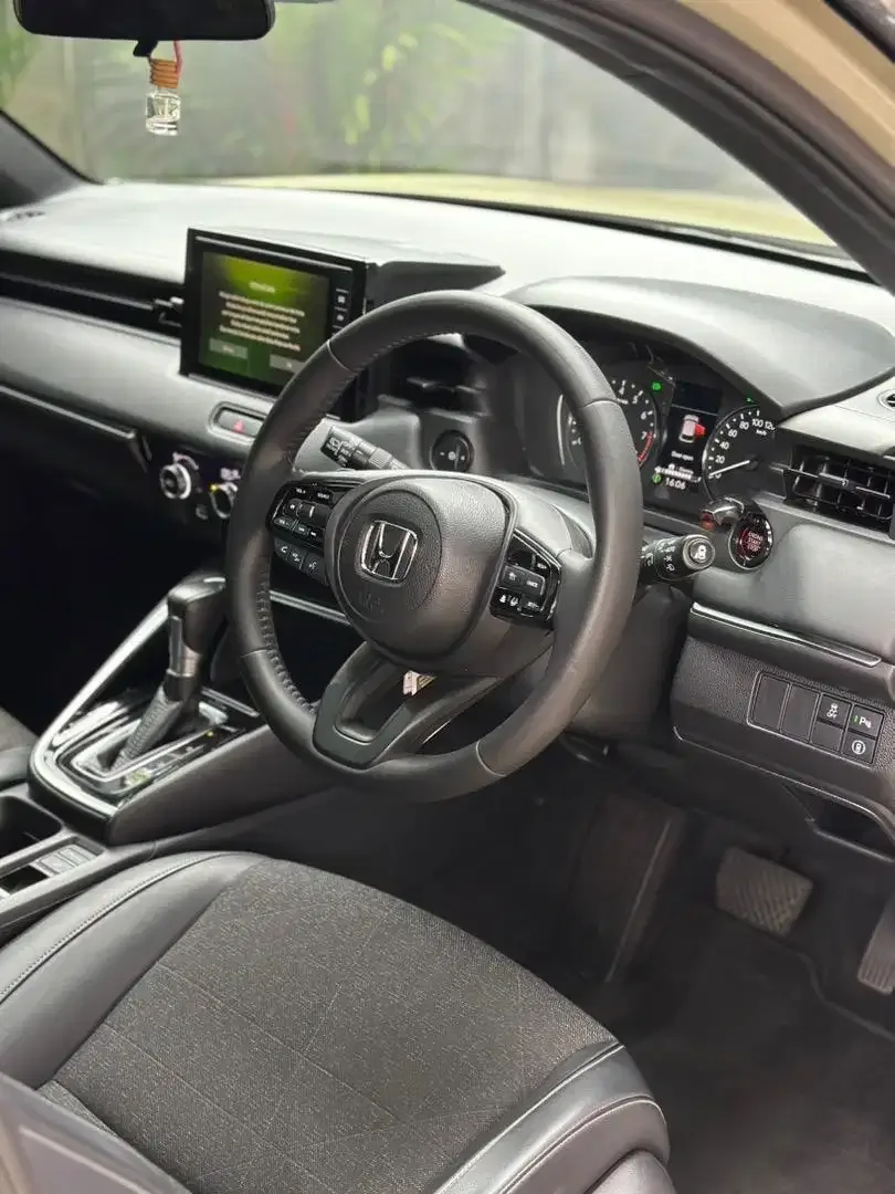 HRV SE 2023 NEW MODEL MATIC ASLI BALI LOW KM - Image 5 of 10