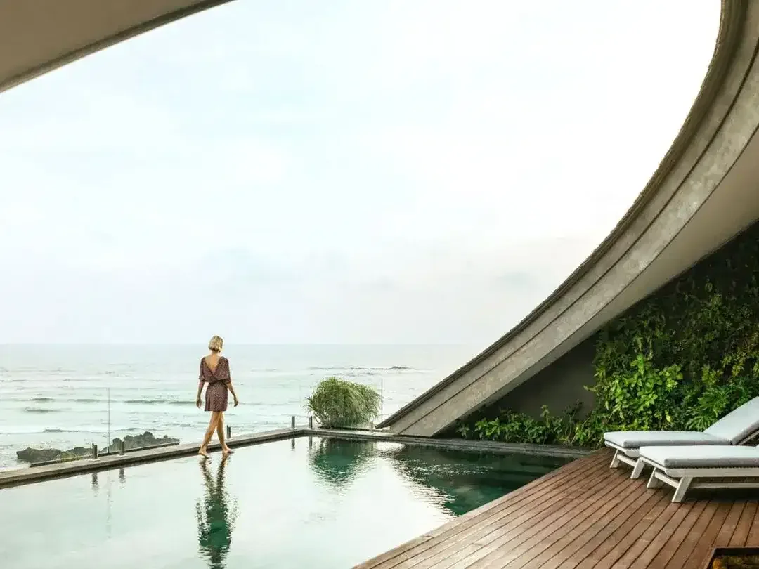 Leasehold - Luxurious Oceanfront Penthouse in Canggu with Private Rooftop Pool - Image 3 of 8