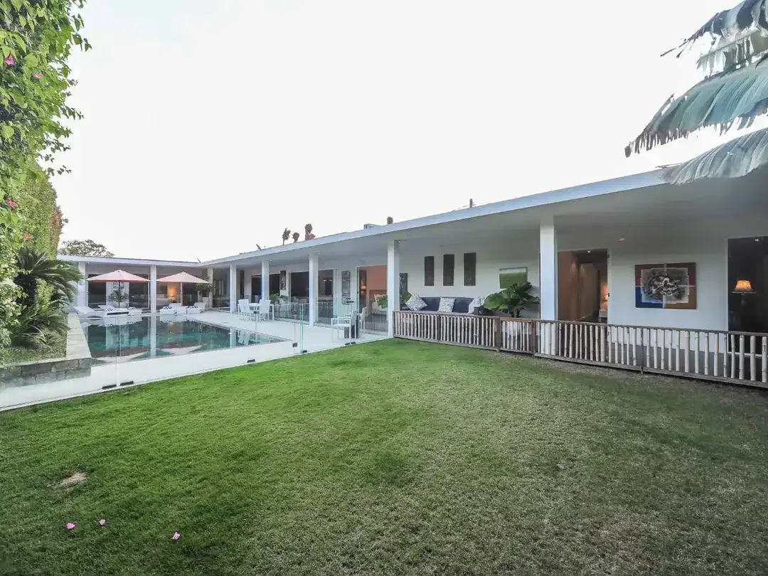 Spacious 3 Bedroom Villa on Large Land in Prime Seminyak Bali for Sale Leasehold - Image 7 of 10
