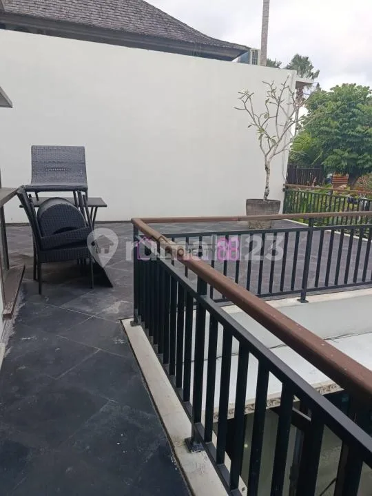 Villa Mewah Siap Huni dengan Kolam Renang Pribadi di Lokasi Strategis Tibubeneng Canggu - Image 3 of 4
