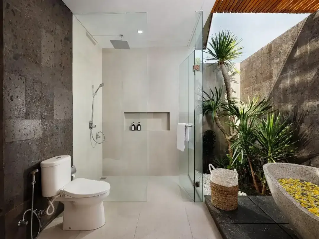 FOR SALE LUXURY VILLA CLOSE TO CANGGU BEACH - Image 8 of 10