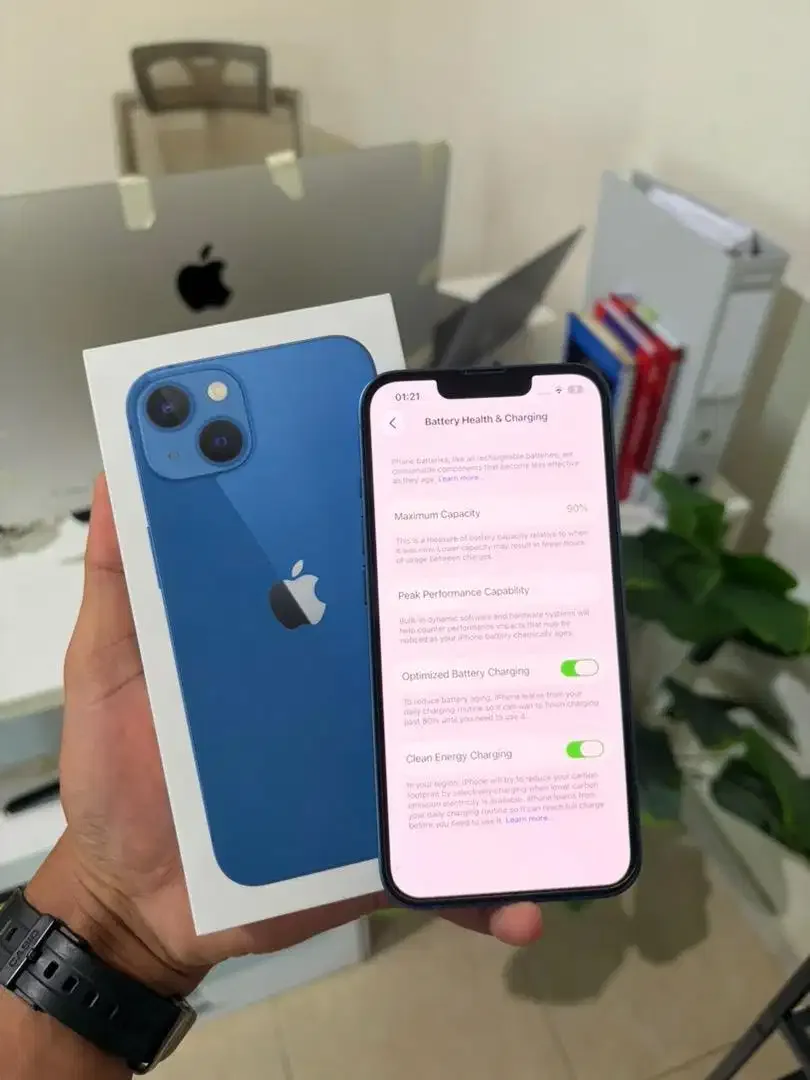 iPhone 13 128GB Ex iBox BH 90% Mulus Fullset Original - Image 4 of 4