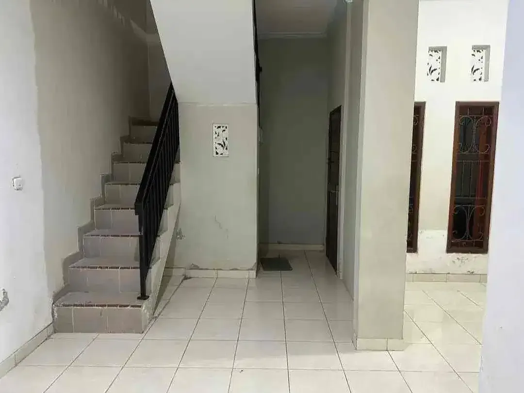 For Sale

Rumah  minimalis pusat kota malboro teukumar barat Denpasar - Image 4 of 7