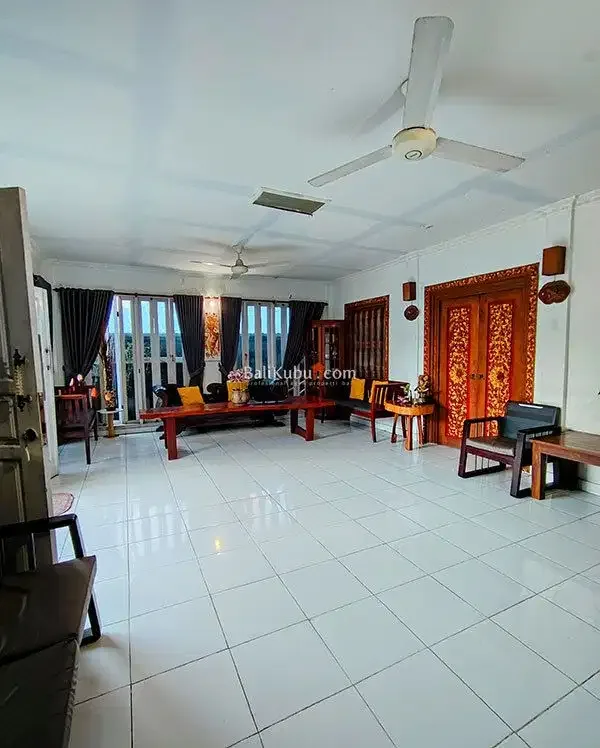 AMS-020.BTR Rumah Mewah 2 Lantai di Kawasan Elit Tukad Musi Renon – 5 Kamar, Halaman Luas & Fasilitas Lengkap! - Image 4 of 10