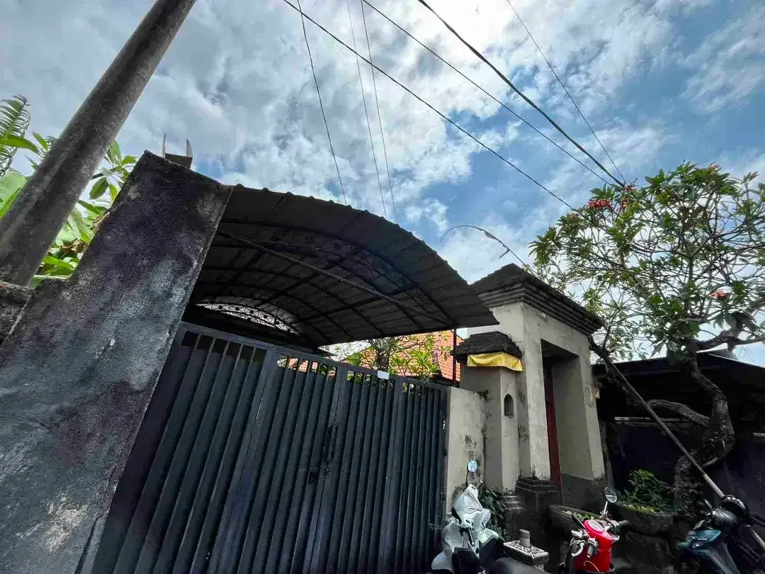 Jual Tanah 3are/300m² ada Bangunan Lokasi Sanur Kaja Zona Kuning area Komersil yg cocok untuk investasi - Image 2 of 5