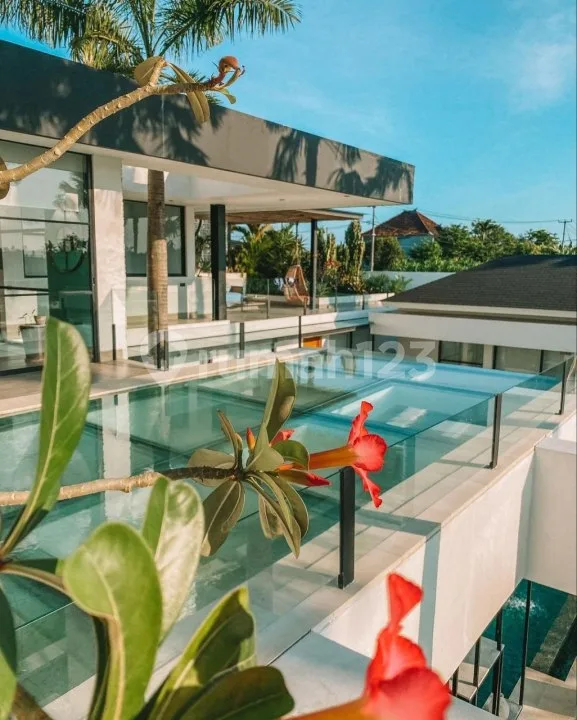 Luxurious Modern Villa In Tumbak Bayuh Pererenan Canggu - Image 3 of 4
