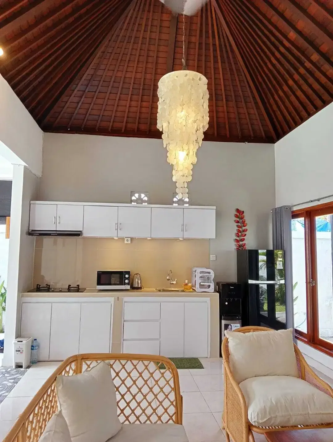 FOR RENT 2BR PRIVAT POOL LOKASI TENANG STARTEGIS DI SEMINYAK - Image 8 of 10