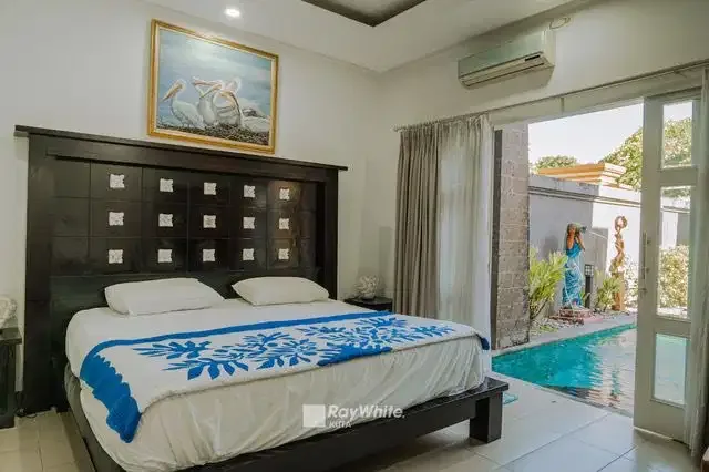 Dijual Villa Modern 3 Kamar Tidur di Seminyak - Image 2 of 10