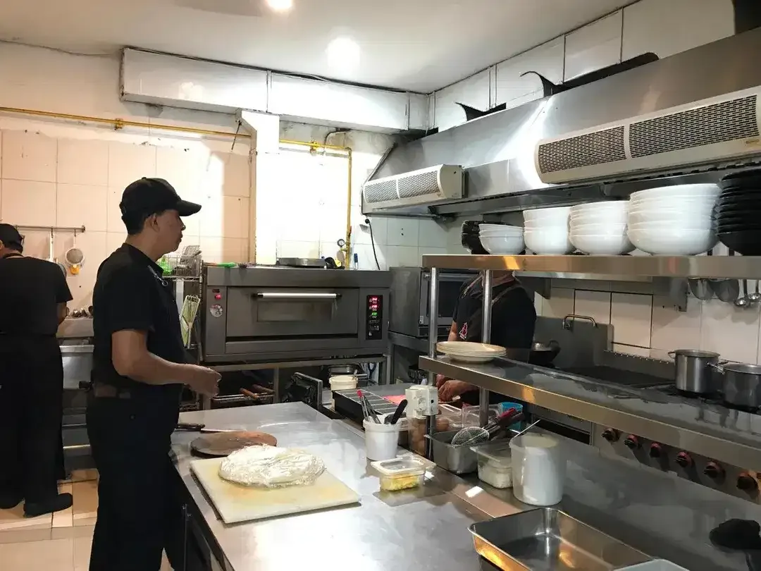 RESTO 2 LANTAI SIAP USAHA DI KEROBOKAN - Image 7 of 10