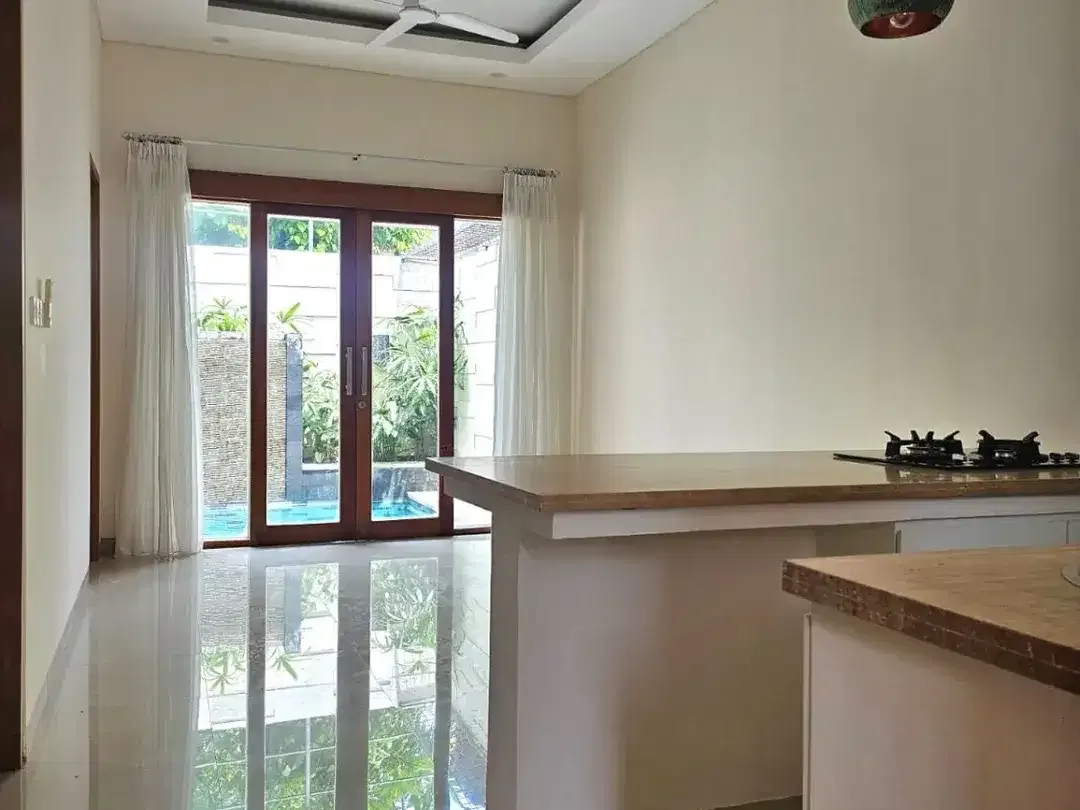 Rumah Semi Villa Hak Milik di Kompleks Perumahan Kerobokan Kesambi – Lokasi Strategis, Siap Huni! - Image 2 of 10