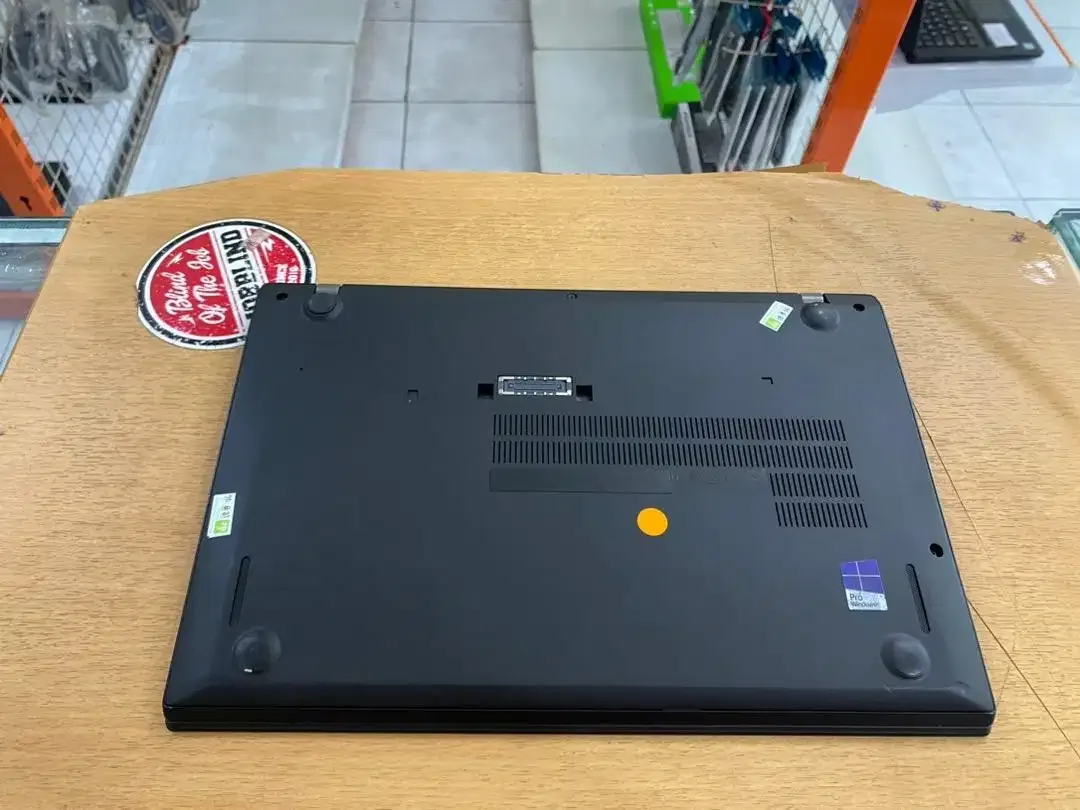 Lenovo ThinkPad T460S Core i5Gen6 Ram 8GB SSD 256GB Slim Mulus Garansi - Image 8 of 10