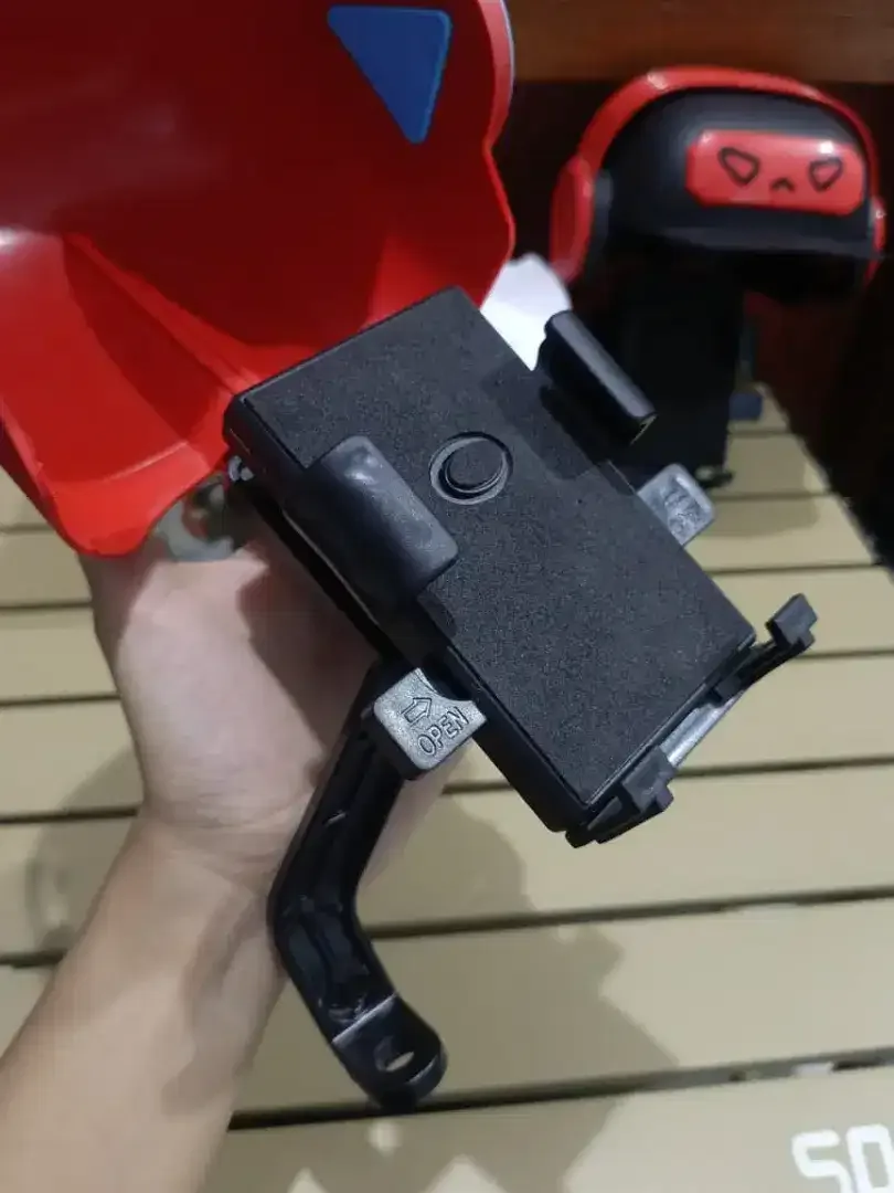 Holder HP Motor Model Topi Untuk Di spion Kuat Kokoh Bahan Besi - Image 3 of 4