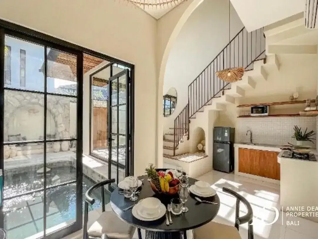 LEASEHOLD | MEDITERRANEAN-STYLE 2-BEDROOM VILLA - OBEROI, SEMINYAK - Image 3 of 8