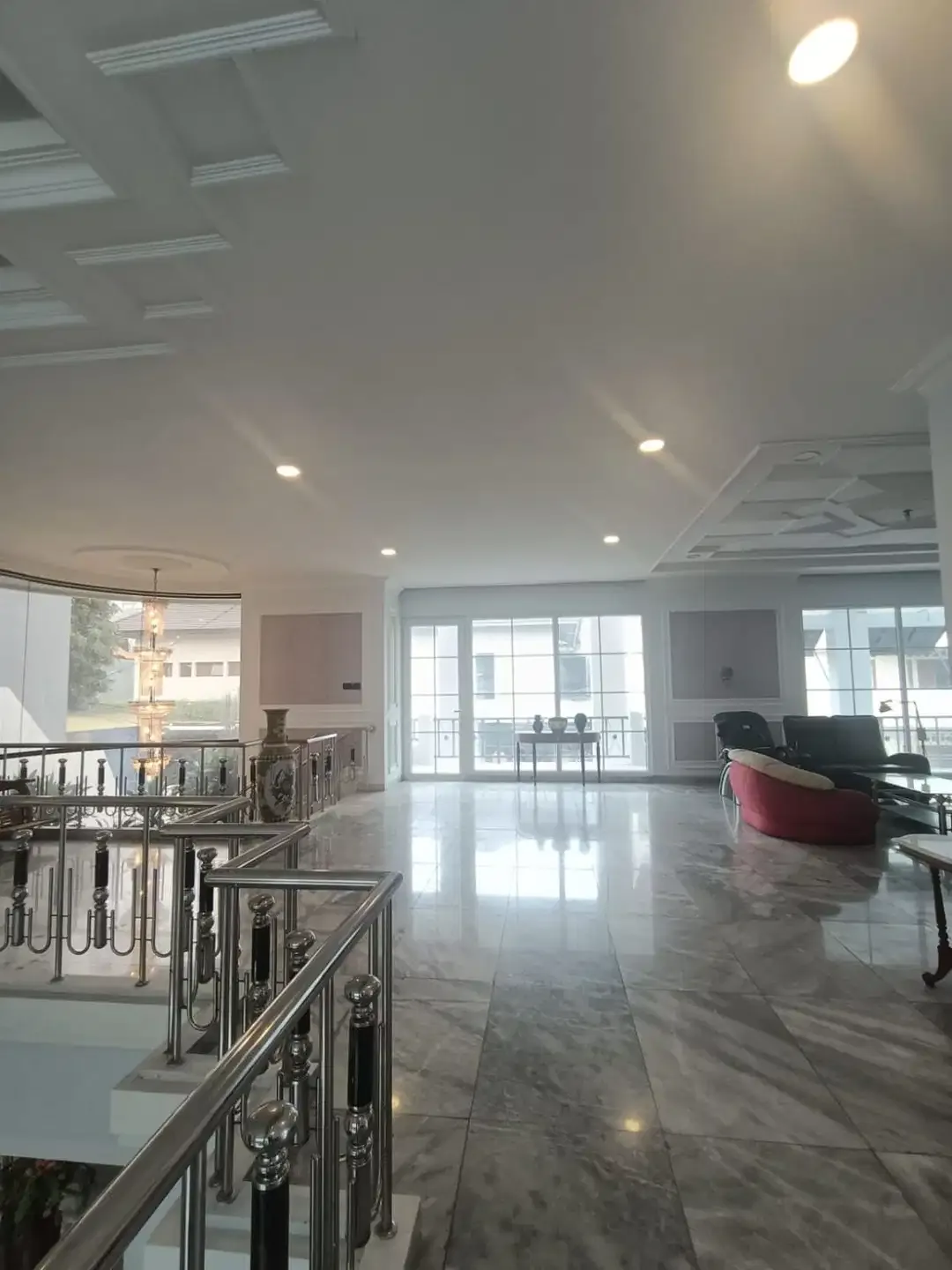 Dijual Rumah Dengan 6 Kamar Tidur Style Simple Classic Area Denpasar - Image 6 of 10
