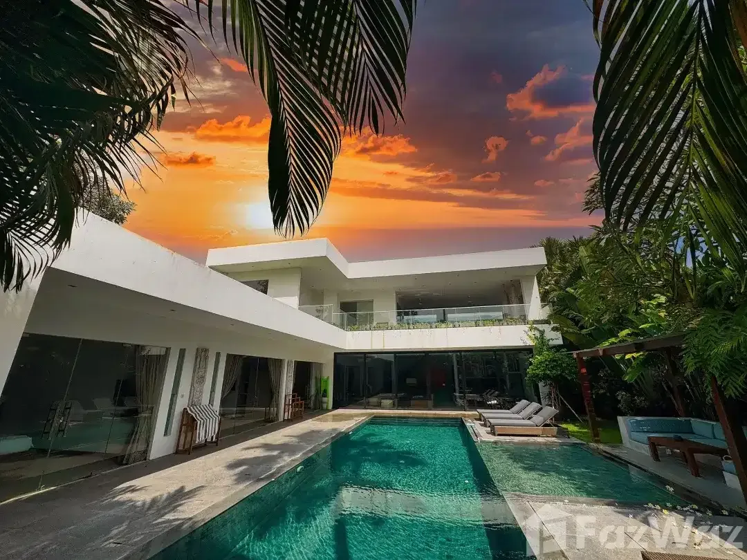 5 Bedroom Villa for sale in Berawa, Bali - Image 1 of 10