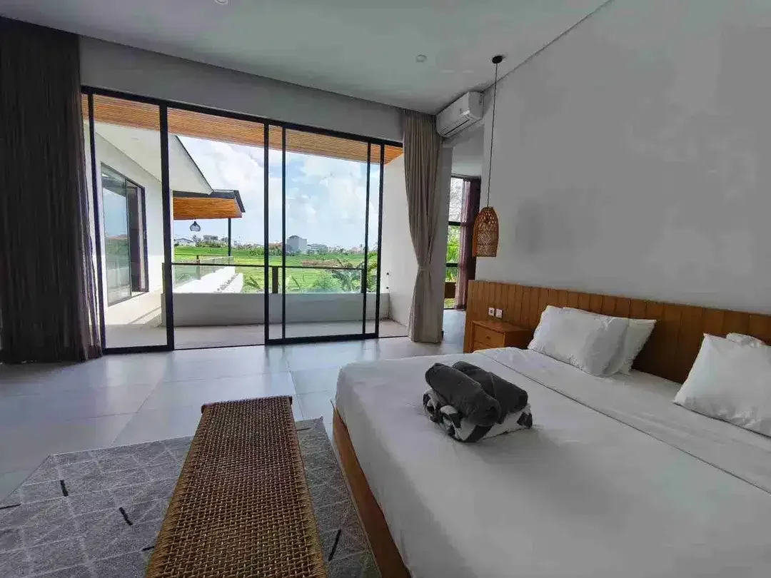 Four Bedroom Villa Ricefield View Pererenan Canggu Bali - Image 7 of 10