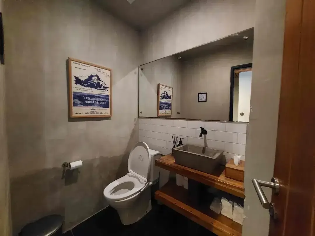 Freehold Boutique Hotel for Sale – 30 Rooms, Rooftop Pool, 400m to Batu Mejan Beach - Image 2 of 7