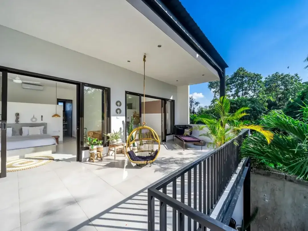 Modern Industrial Style Villa with Green Views in Tumbak Bayuh - Image 10 of 10