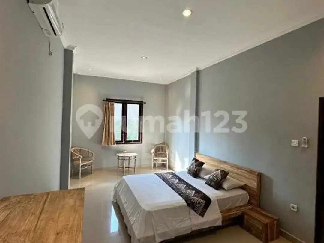 Rumah Estetik Style Klasik Perpaduan dengan Interior Modern - Image 5 of 5