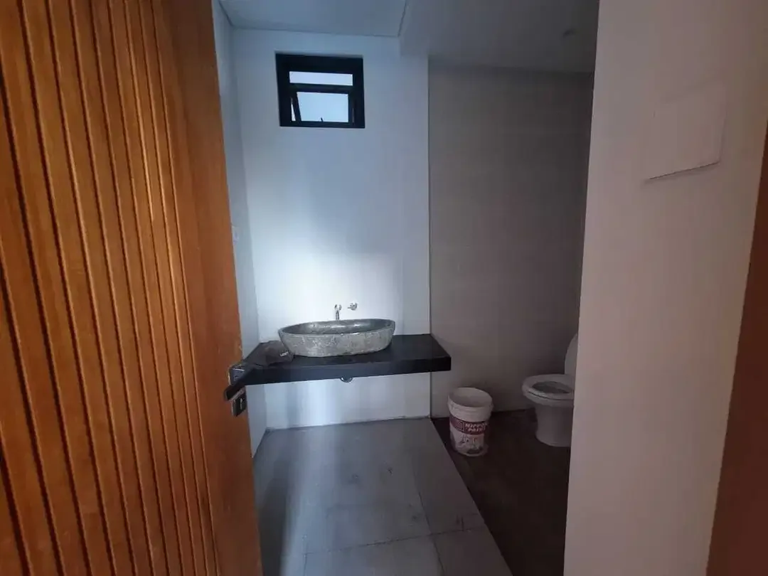 VILLA 2LT FULLYFURNISHED ONE GATE KAWASAN VILLA DI UMALAS - Image 9 of 10