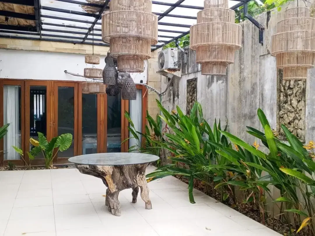RUMAH FULLY FURNISHED DI KUNTI SEMINYAK - Image 2 of 10