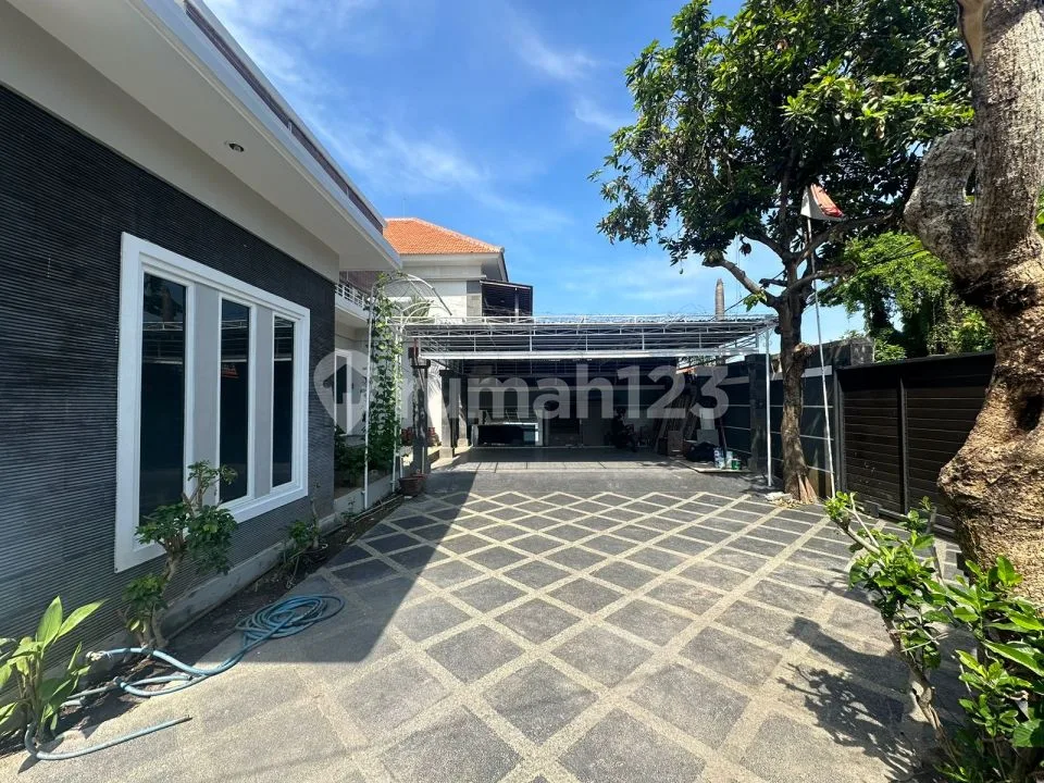 Rumah Mewah Siap Huni dengan Kolam Renang di Area Buluh Indah dekat Gatsu Barat Denpasar - Image 3 of 4
