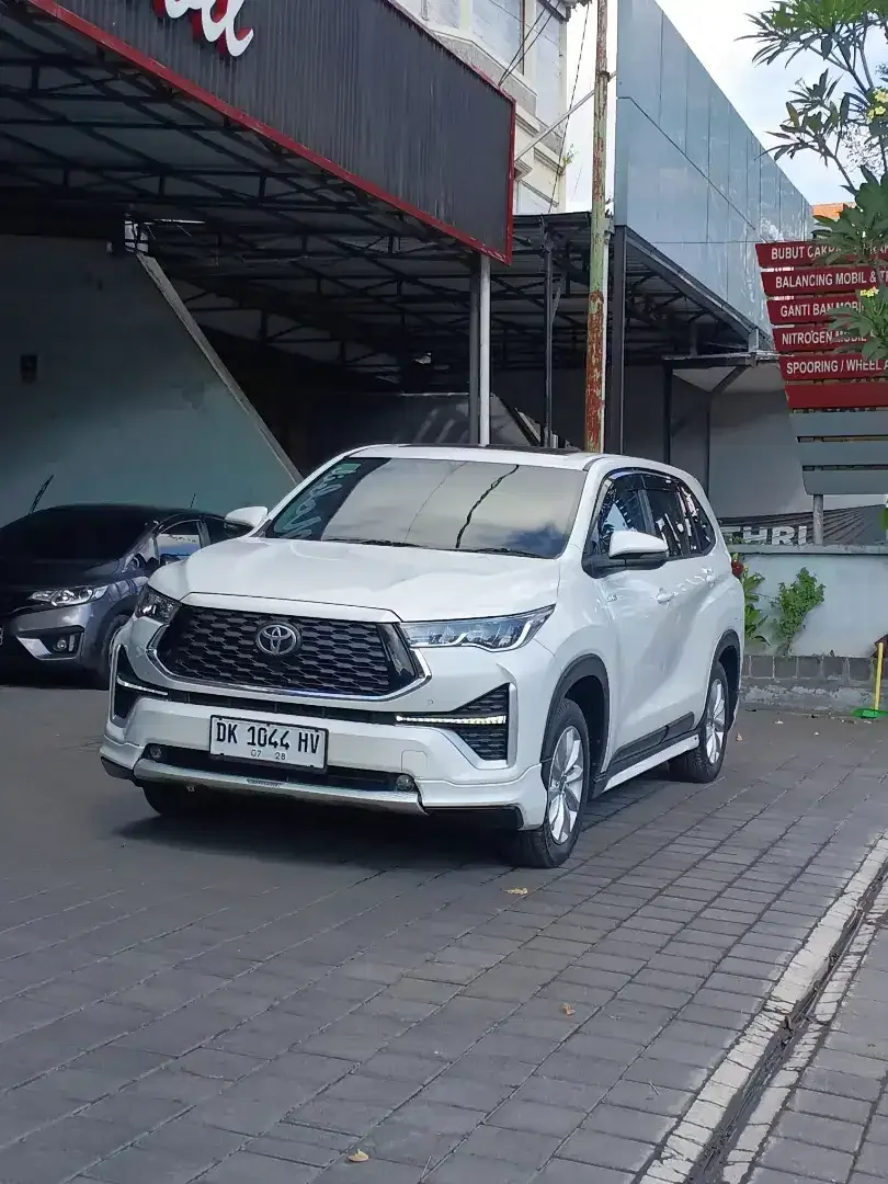 INNOVA ZENIX V HYBRID MATIC 2023 ASLI BALI TANGAN PERTAMA - Image 2 of 10