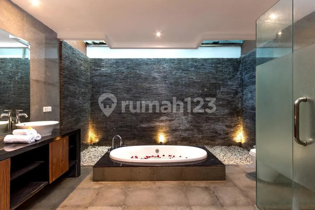 Villa Mewah 3 Kamar Kunti Seminyak #Vl0680 - Image 4 of 4