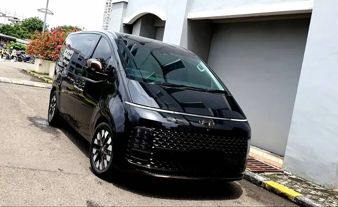 [ GARANSI 5THN LOW KM ] Hyundai Staria Signature 7 Seat 2020/2021/2022 - Image 4 of 10