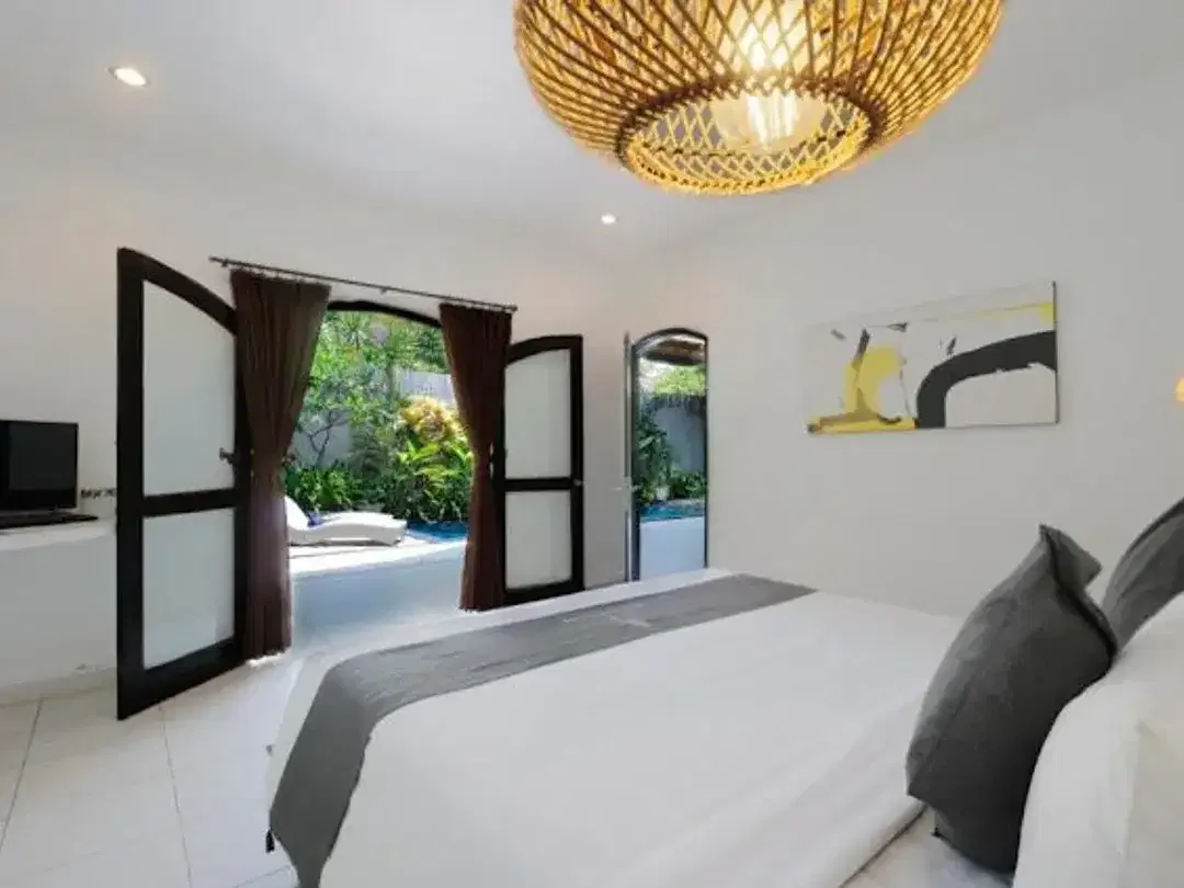 Villa di Kawasan Pariwisata Dekat Pantai Double Six Seminyak - Image 7 of 10