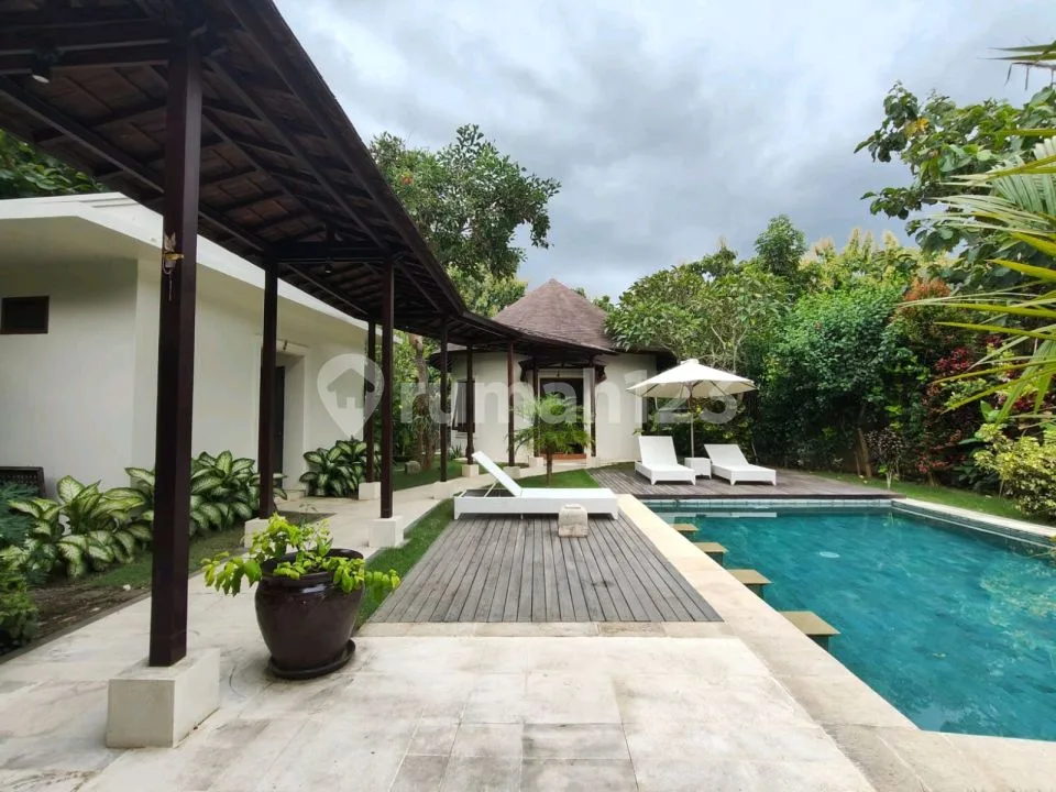 5 Bedrooms Villa At Quite Neigbourhood In Jimbaran - Image 1 of 4
